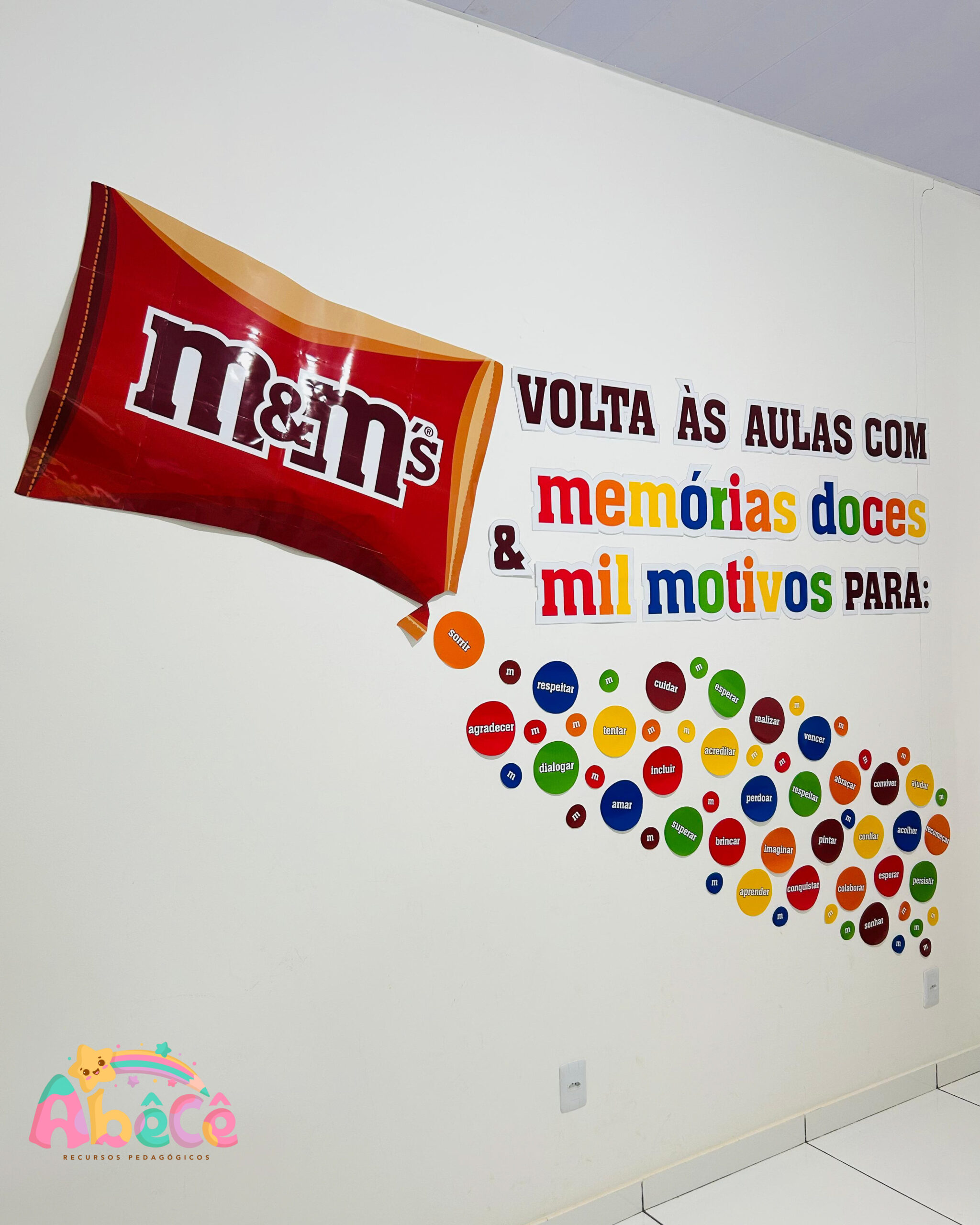 Painel Volta às Aulas - M&M's